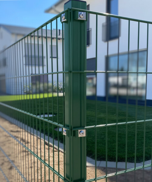 Eckpfosten für Doppelstabmattenzaun Zaunhöhe 0,63m RAL6005 Grün